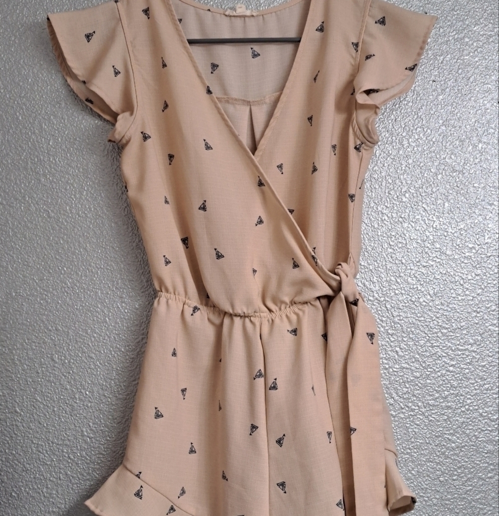 E & M Romper Size S